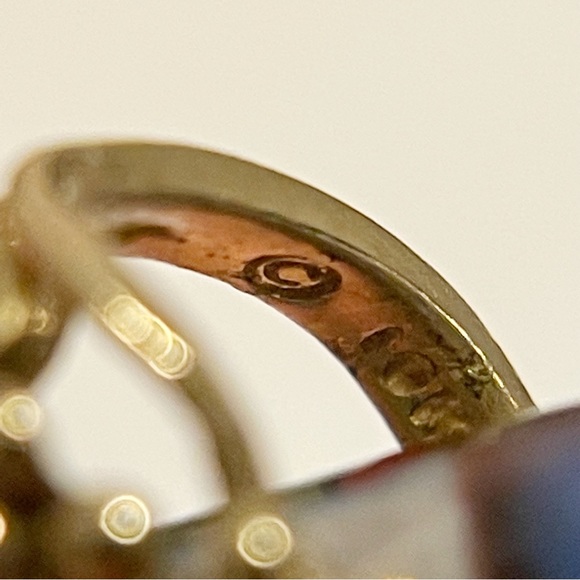 Art glass pendant with 10k gold bail - Picture 8 of 9